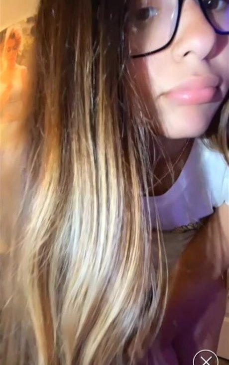 Alahna Ly hd actress image