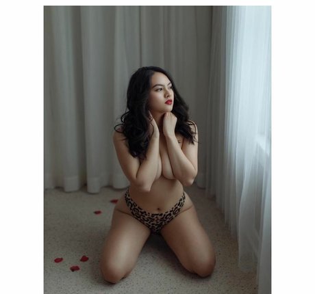 Nina Valencia star best image