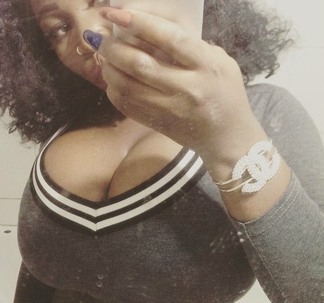 The only sweetyville model exclusive image