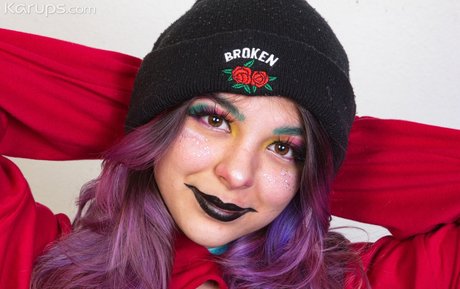 Snuggle Bug top actress picture