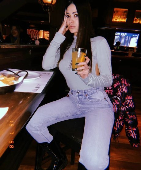 famous nude onlyfans adult images