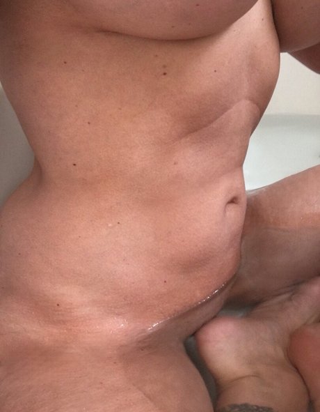 Billi Bardot adult model pic