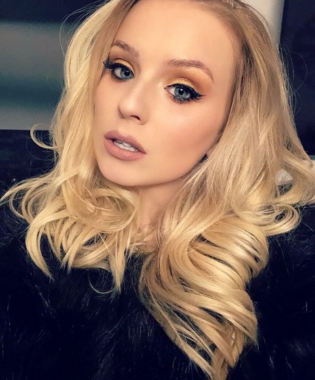 Hollie Sparrow star top pic