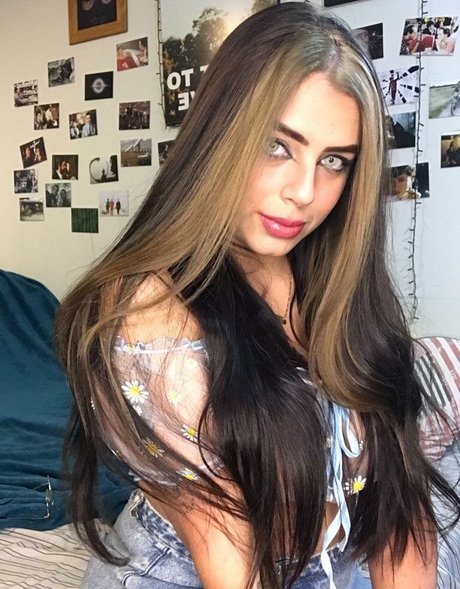 Andressakin art star photos