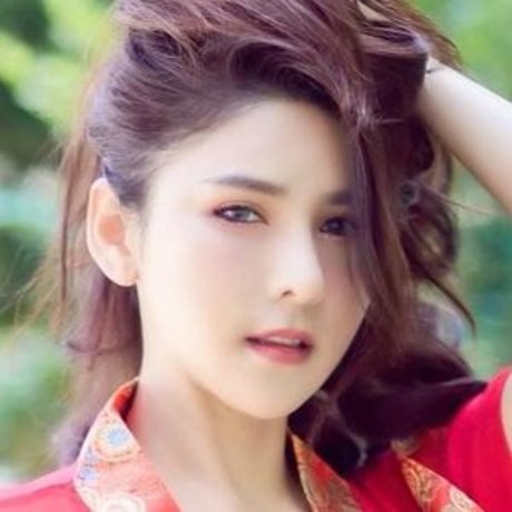 Shaya lor adult model image