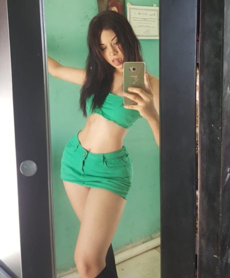 Ivon Gallardo model sexy pic