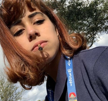 babe brunette onlyfans hot pics