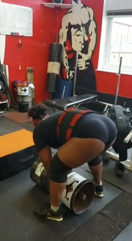 StrongWomen_ model exclusive photos