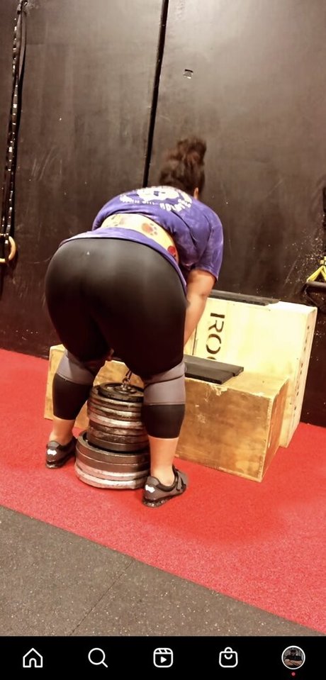 StrongWomen_ erotic model photo