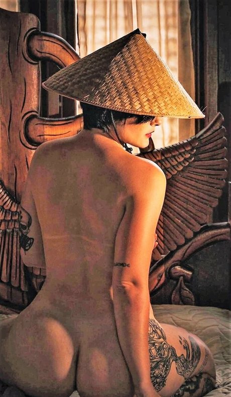 Laura Lehmkuhl star nude picture