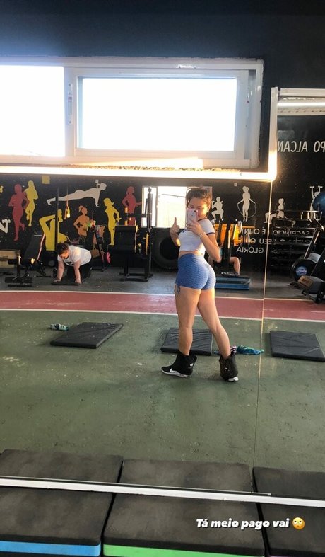 UNICA model pornographic pic