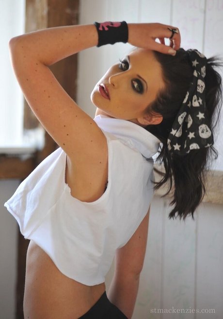 Amy Alexandra Ward model pretty pic