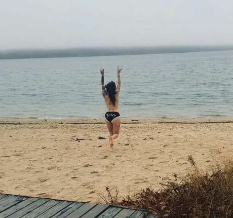 Raxkingisdead nudes actress images