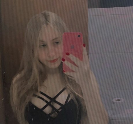 Giihalbino hot star archive