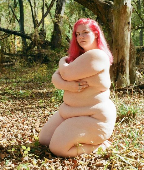 Grizbbly adult model photo