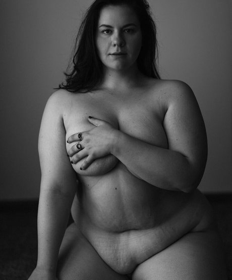 Grizbbly model pretty pics