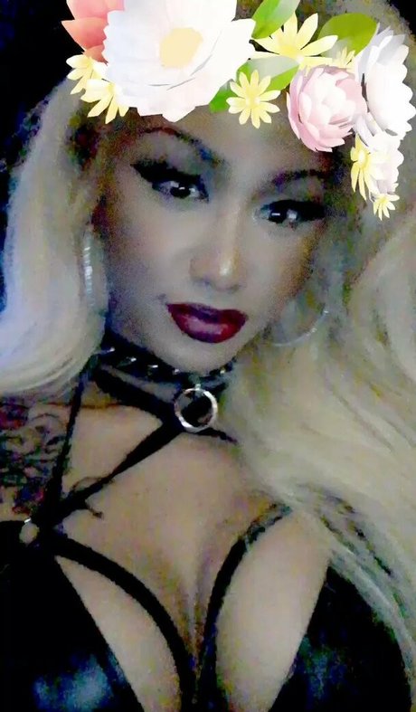 Mia Tasiilemiliona perfect star archive