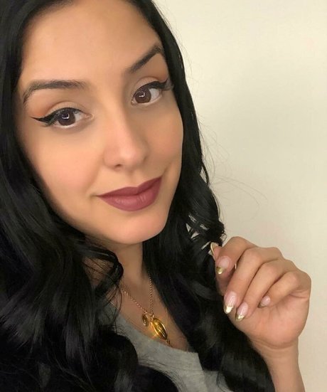 Laura Stylez porn model pic