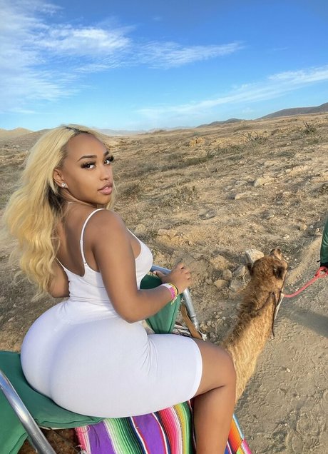 Kirsty teee star pretty img