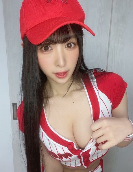 Naomi Majima pornographic actress picture