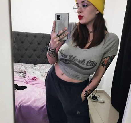 Florencia Gonzalez exclusive star photo