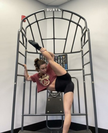 lolamoves erotic actress pics