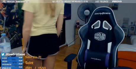 Iamcristinini model erotic photo