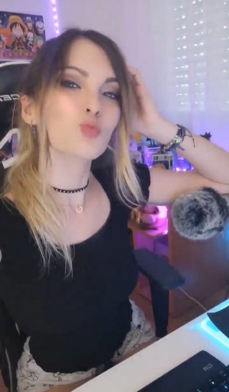 Iamcristinini pornstar pretty picture