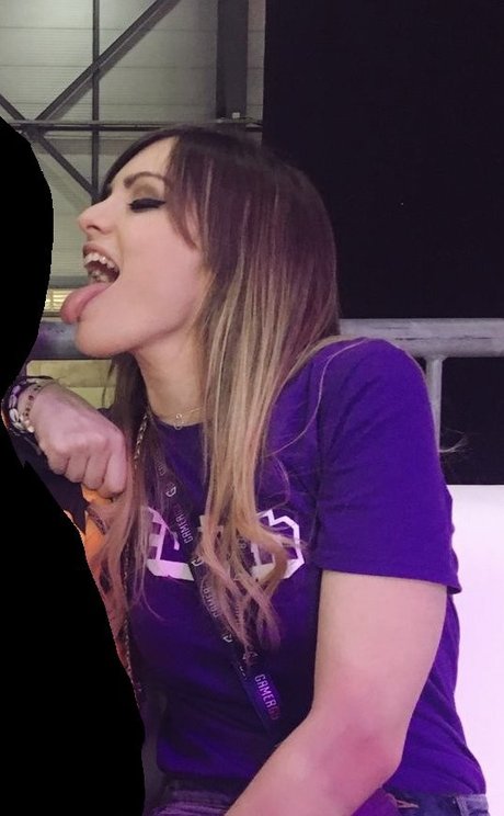 Iamcristinini model hd images