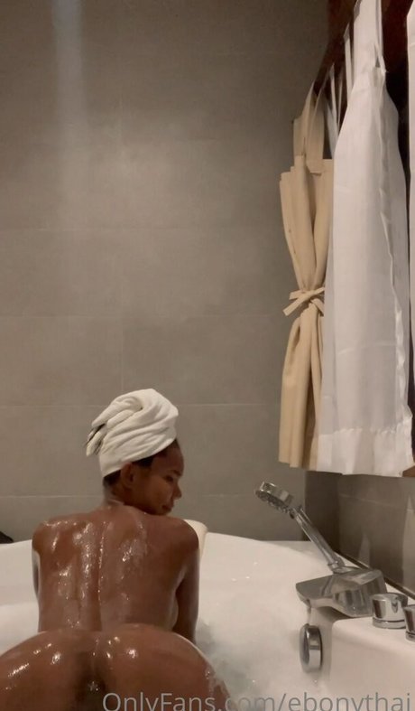 Mint Ebony pornographic star pic