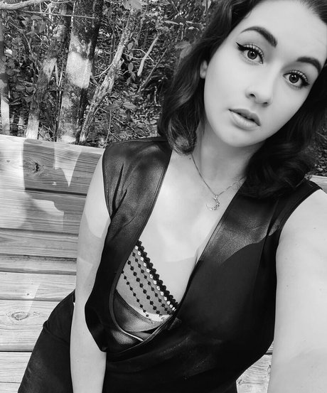 Nova Reilly star free galleries