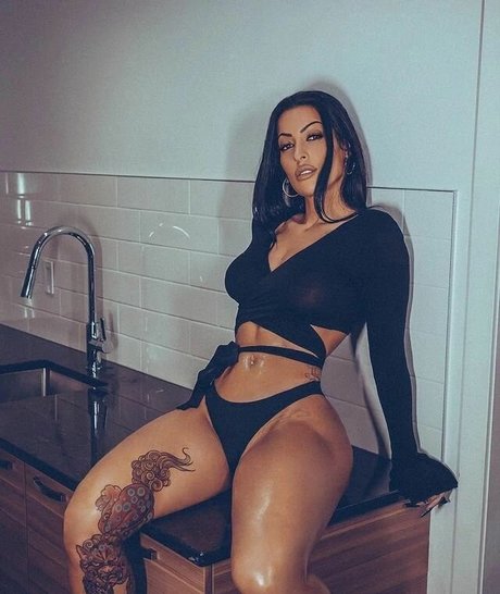 Lapaloma 11 adult star pic