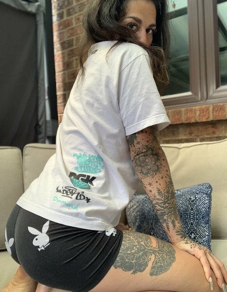 Pineappleandii erotic model galleries