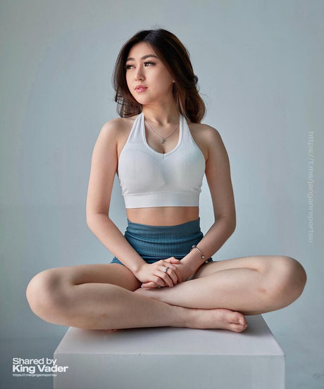 Felicia Carissa hot star img