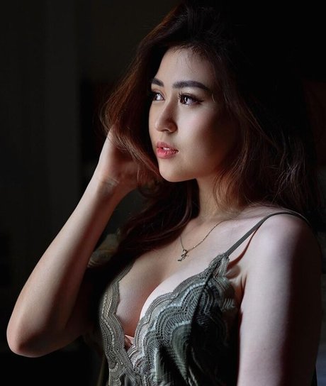 Felicia Carissa sexy actress galleries