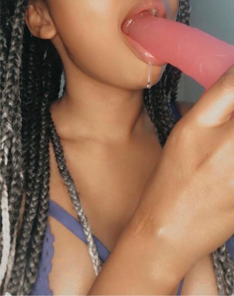 Coffie x model sexy pics