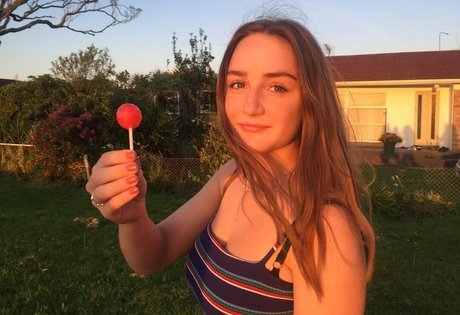 Ruby Pearl Esler star erotic pic