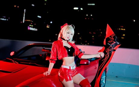 tsikyo sexy actress image