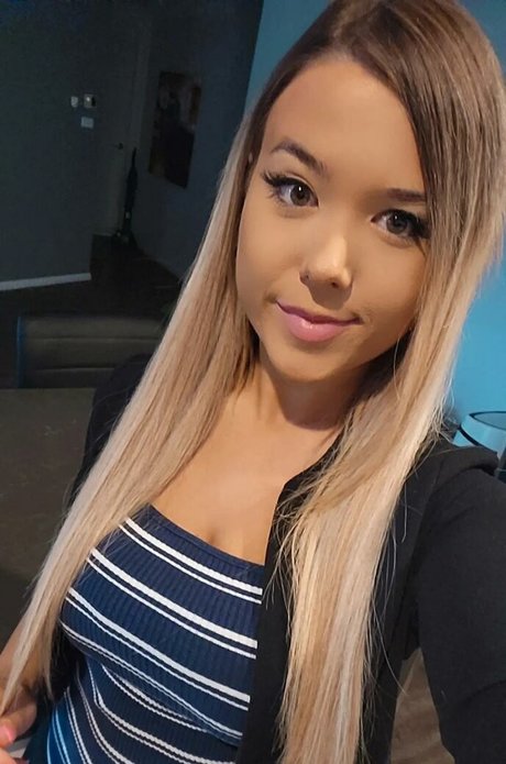 KimJade999 best model picture