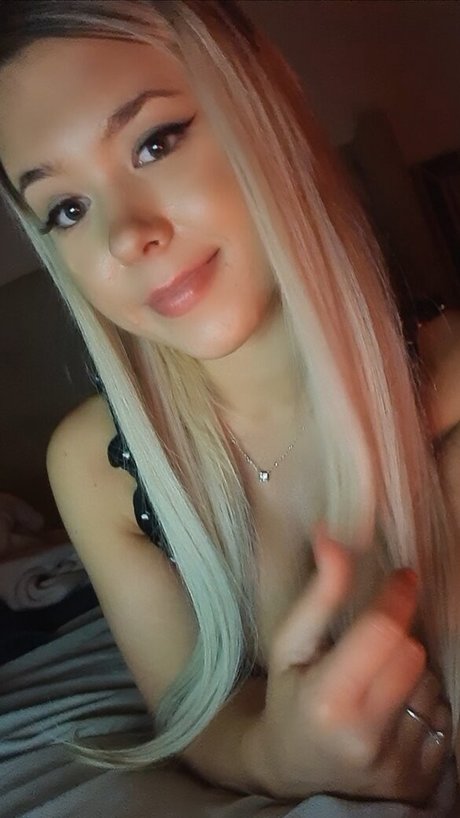 KimJade999 model top photo