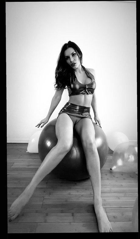 Kitana Lure high quality pornstar pictures