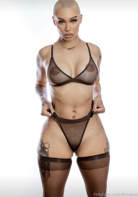 The Fit Mami model sexy galleries