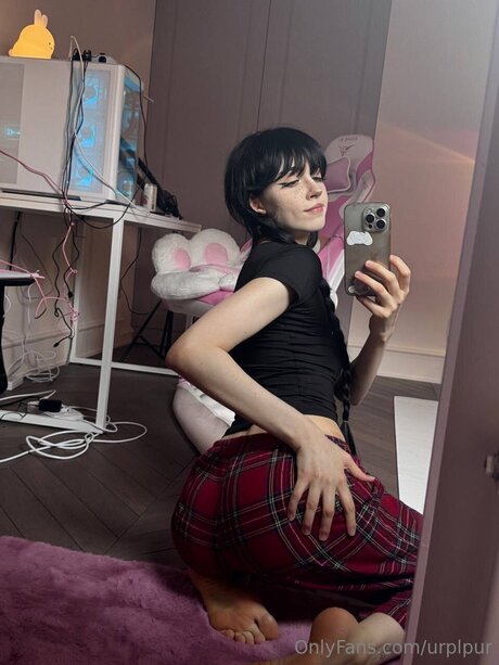 urplpur top star photo