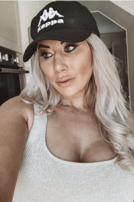 Gail Scott beautiful actress images