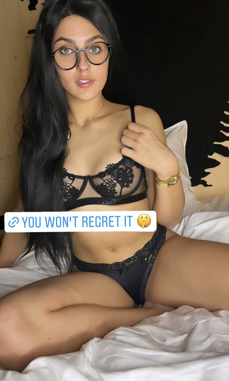 Candyhuntx sexy actress pictures