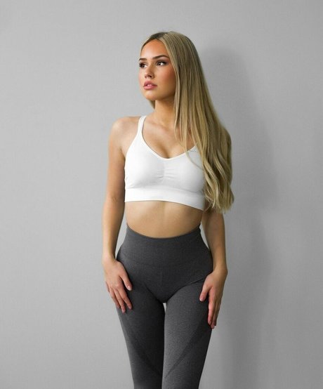 lifewithaliina model hd images