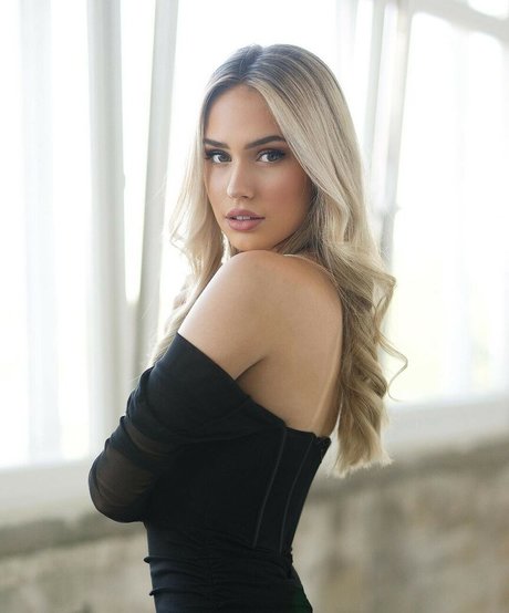 lifewithaliina model hd gallery