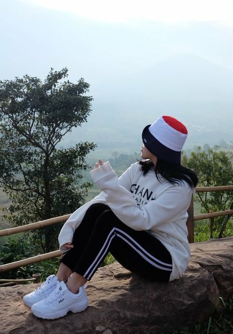 Aungsumalyn model photo