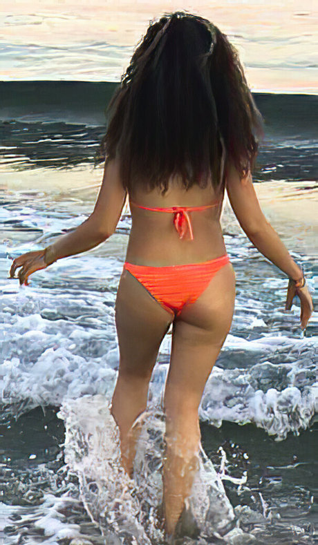 Aysegul Akyuz sexy pornstar photo