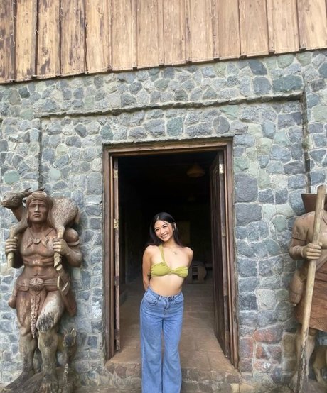 Ryssaxlo nude actress galleries